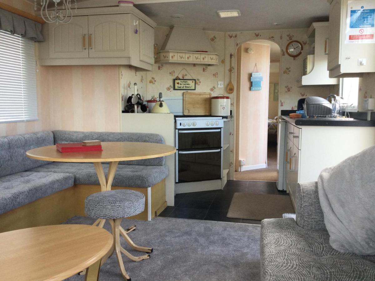 H15 Villa Абъристуит Екстериор снимка